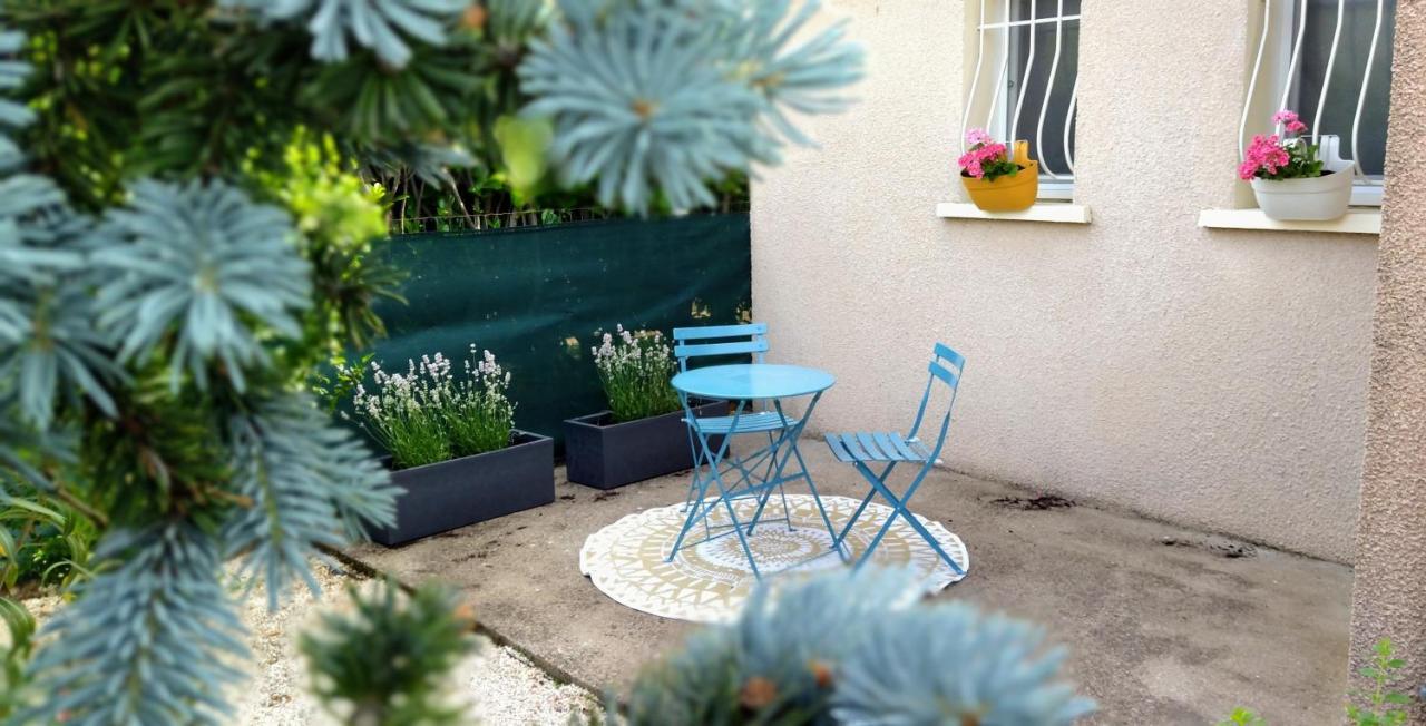 Fleurs De Cosmos Bed & Breakfast *